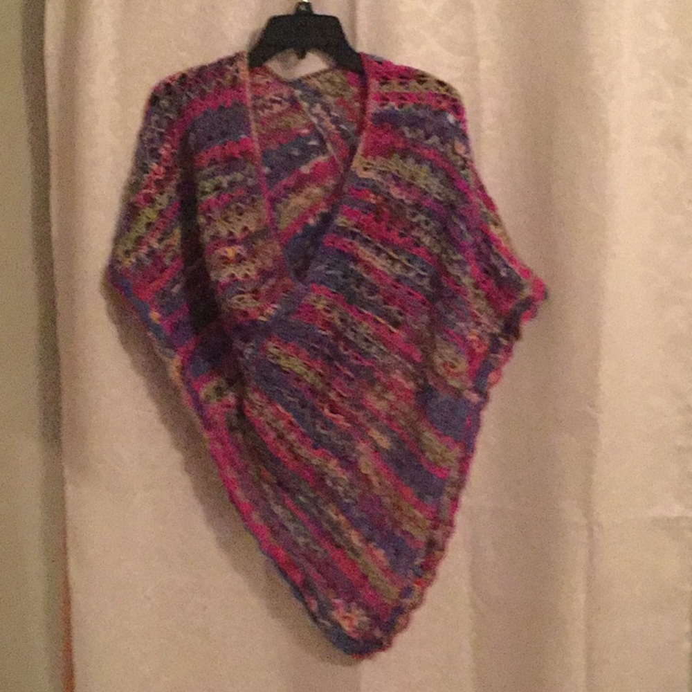 Poncho - Picture 3 of 3
